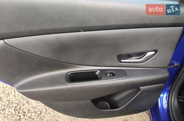 Седан Hyundai Elantra 2021 в 
