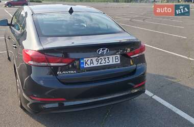 Седан Hyundai Elantra 2018 в 