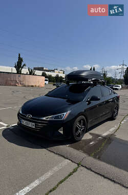 Седан Hyundai Elantra 2020 в Киеве