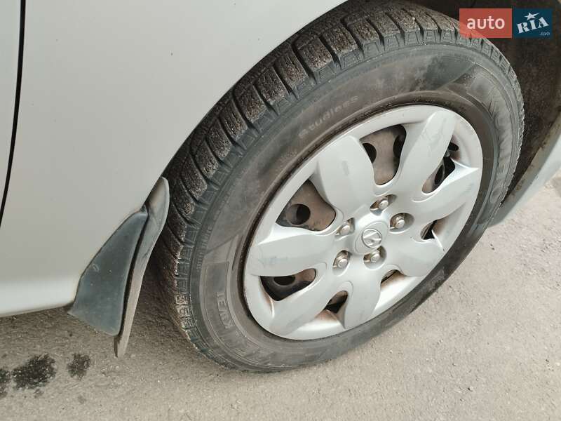 Седан Hyundai Elantra 2011 в Днепре