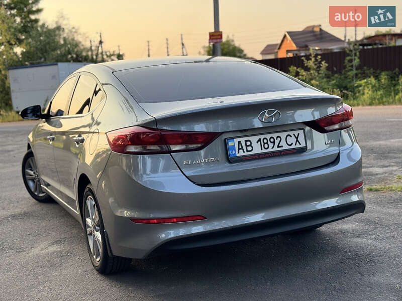 Седан Hyundai Elantra 2018 в Бершаді