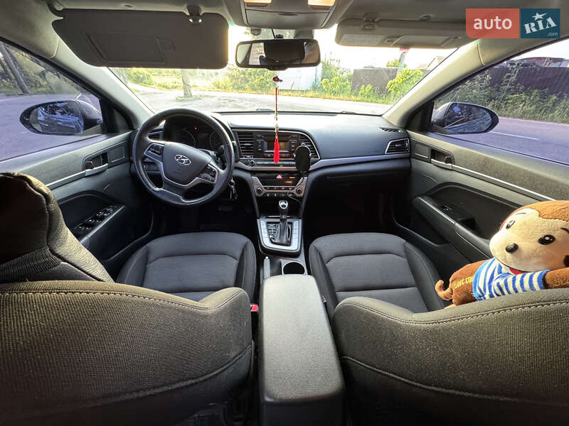 Седан Hyundai Elantra 2018 в Бершаді