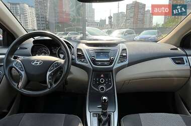 Седан Hyundai Elantra 2014 в 