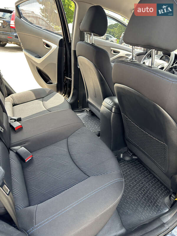 Седан Hyundai Elantra 2013 в Полтаве