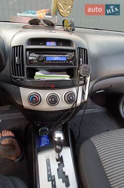 Седан Hyundai Elantra 2010 в 