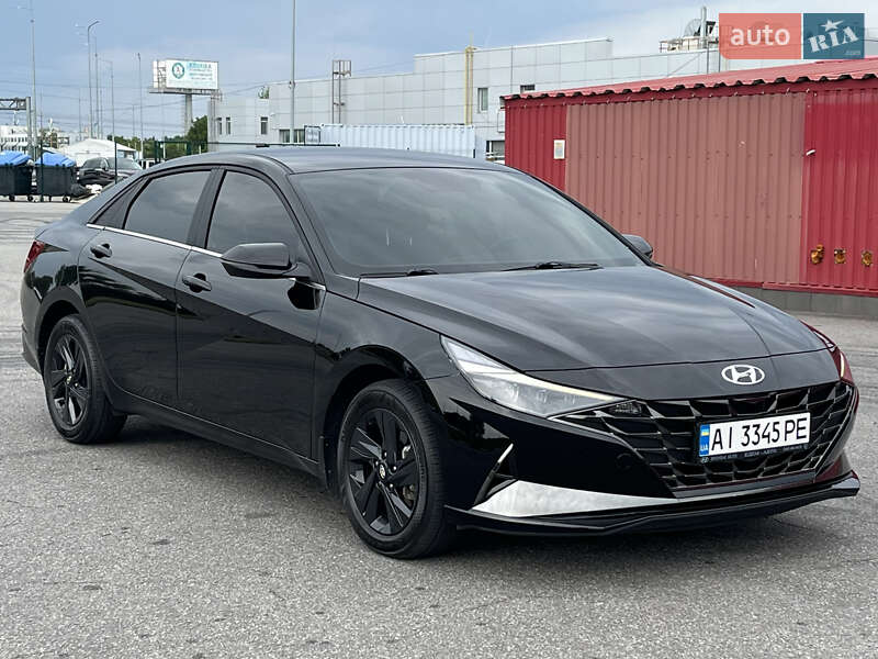 Hyundai Elantra 2022