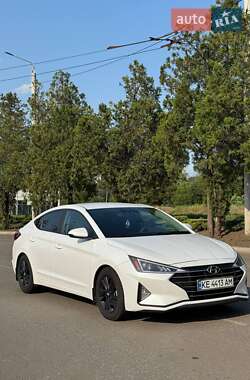 Седан Hyundai Elantra 2019 в Краматорске
