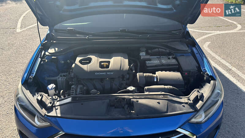 Седан Hyundai Elantra 2016 в Полтаве