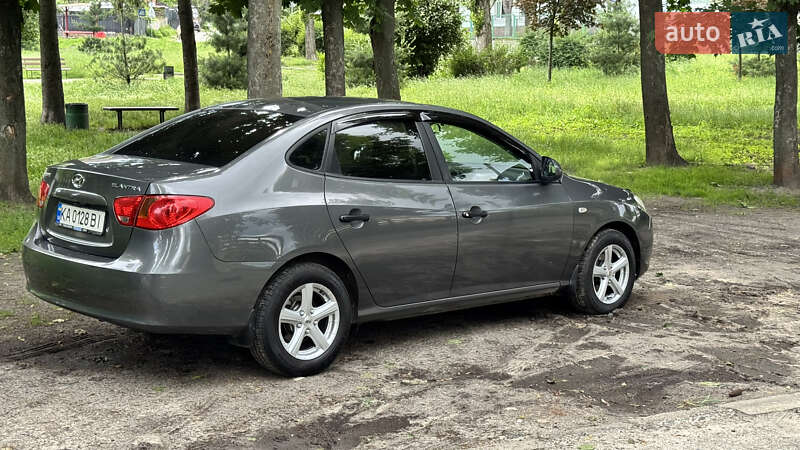 Седан Hyundai Elantra 2007 в Киеве