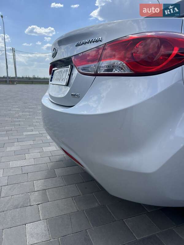 Седан Hyundai Elantra 2011 в Полтаве