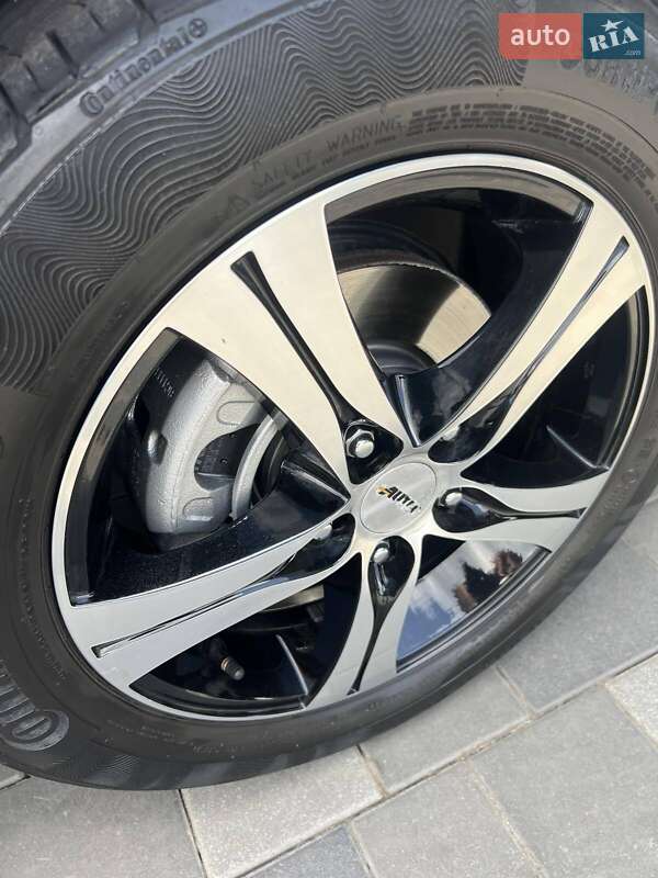 Седан Hyundai Elantra 2011 в Полтаве