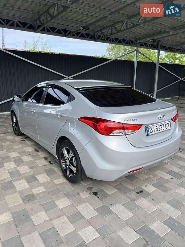 Седан Hyundai Elantra 2011 в Полтаве