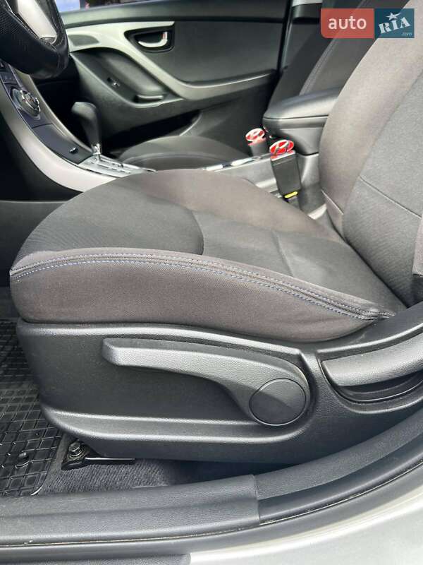 Седан Hyundai Elantra 2011 в Полтаве