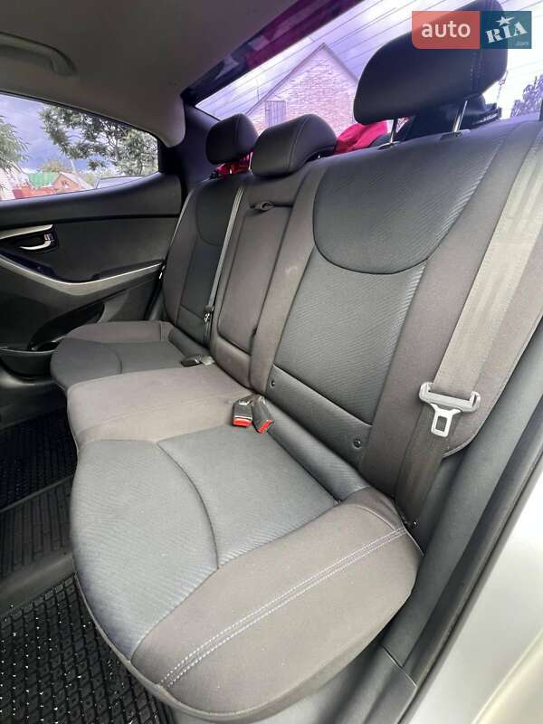 Седан Hyundai Elantra 2011 в Полтаве