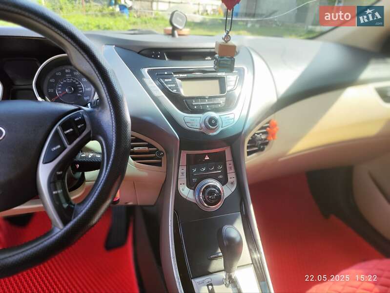 Седан Hyundai Elantra 2012 в Харкові