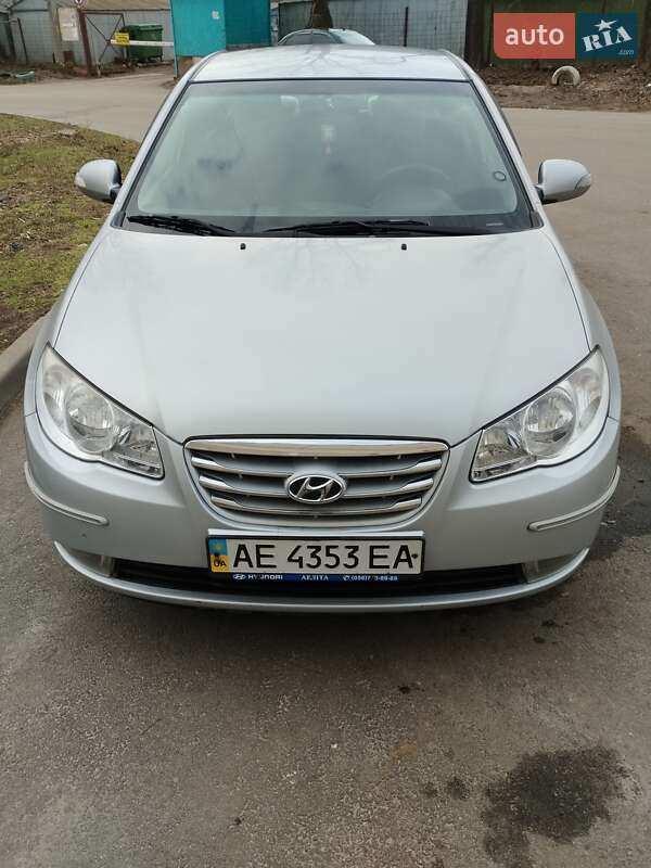 Hyundai Elantra 2011