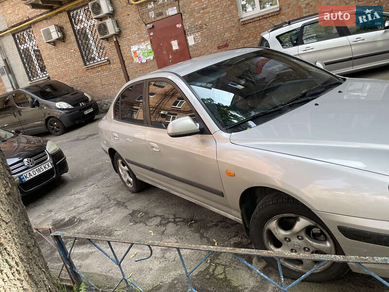 Hyundai Elantra 2005