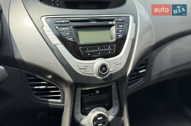Седан Hyundai Elantra 2012 в 