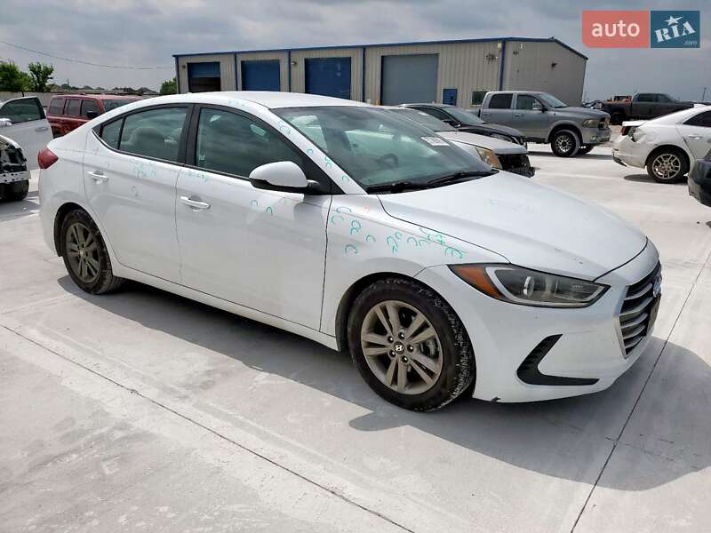 Седан Hyundai Elantra 2018 в Львове