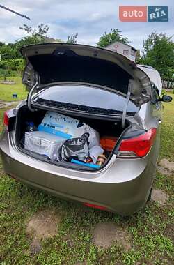 Седан Hyundai Elantra 2013 в 