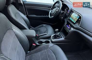Седан Hyundai Elantra 2018 в 