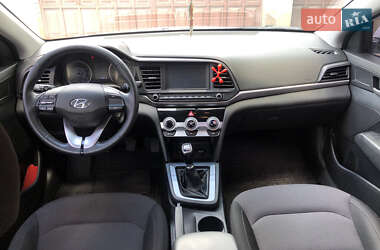 Седан Hyundai Elantra 2020 в 