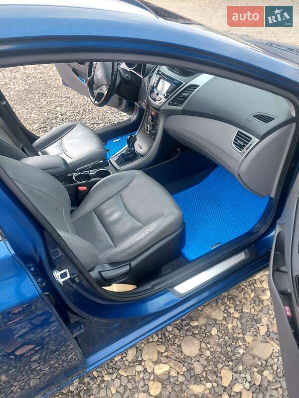 Седан Hyundai Elantra 2014 в Косові