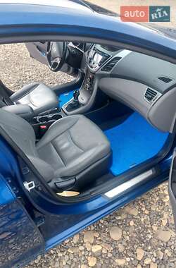 Седан Hyundai Elantra 2014 в 