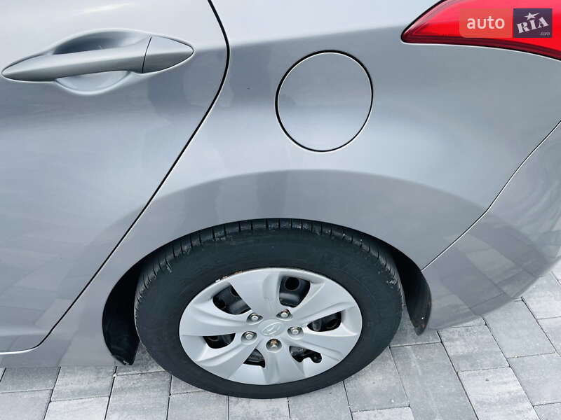 Седан Hyundai Elantra 2011 в Виннице