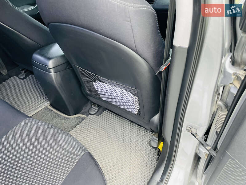 Седан Hyundai Elantra 2011 в Виннице