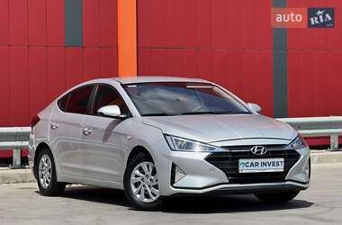 Седан Hyundai Elantra 2019 в Киеве