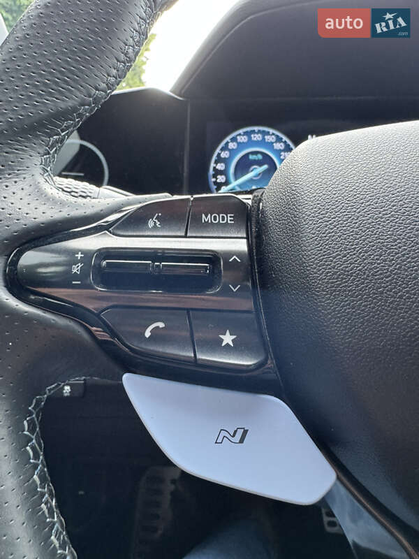 Седан Hyundai Elantra 2023 в Киеве