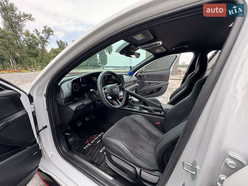 Седан Hyundai Elantra 2023 в Киеве