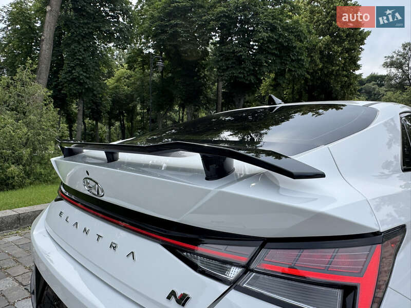 Седан Hyundai Elantra 2023 в Киеве