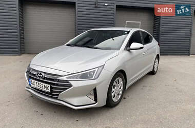 Седан Hyundai Elantra 2019 в Львове