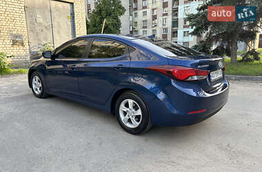Седан Hyundai Elantra 2015 в 