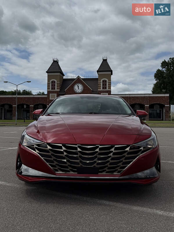 Седан Hyundai Elantra 2021 в 