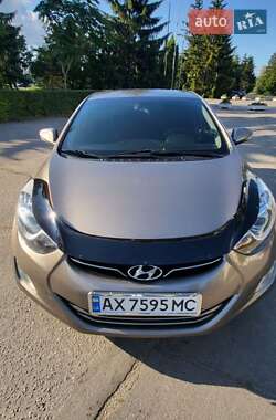 Седан Hyundai Elantra 2013 в Кременчуге
