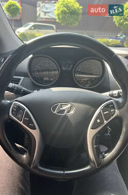 Седан Hyundai Elantra 2011 в 
