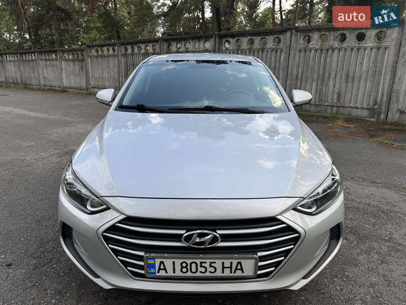 Седан Hyundai Elantra 2017 в Киеве