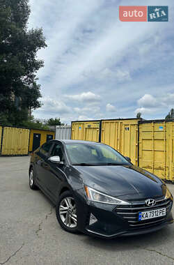 Седан Hyundai Elantra 2019 в Києві