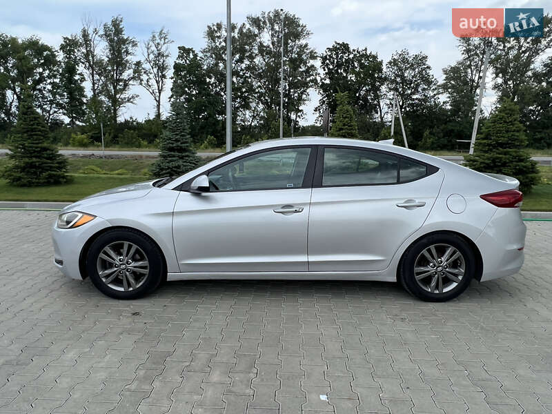 Седан Hyundai Elantra 2016 в Києві