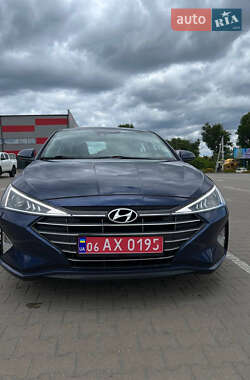 Седан Hyundai Elantra 2019 в 