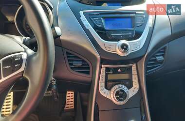 Седан Hyundai Elantra 2012 в 