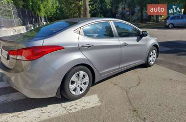 Седан Hyundai Elantra 2012 в 