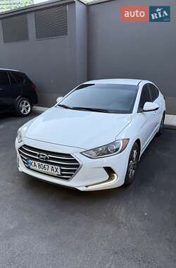 Седан Hyundai Elantra 2016 в Києві