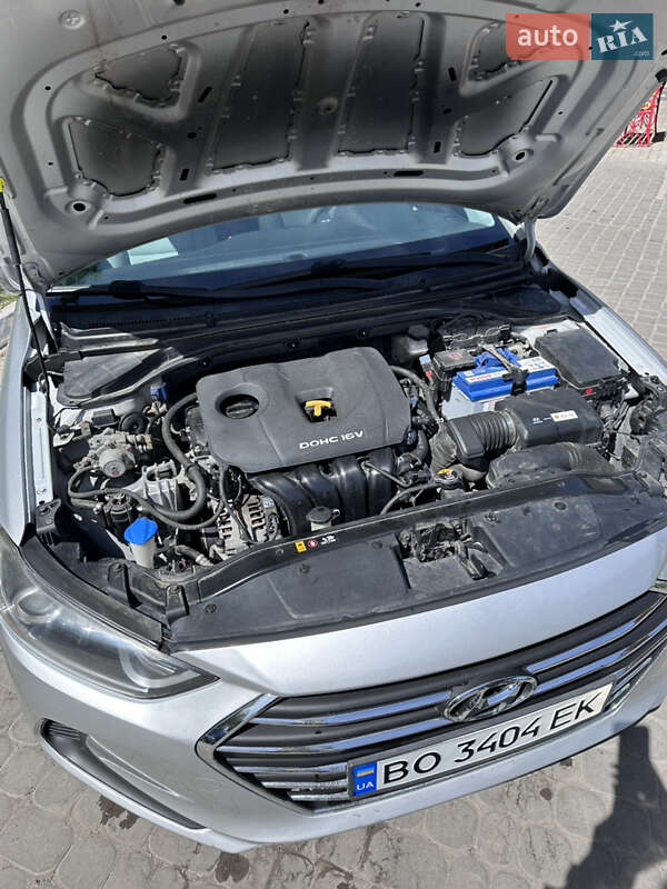 Седан Hyundai Elantra 2016 в Тернополе