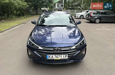 Седан Hyundai Elantra 2019 в 
