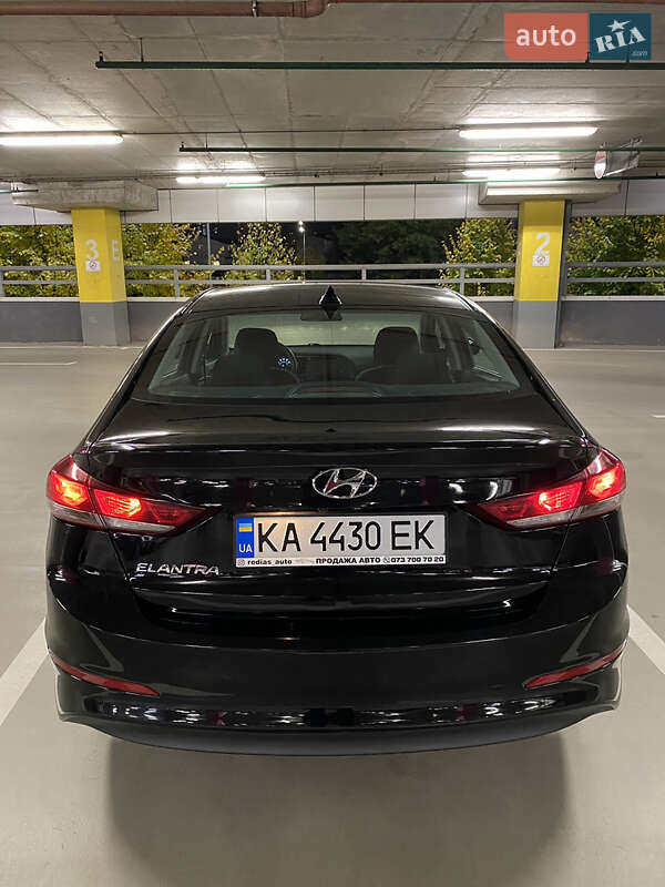 Седан Hyundai Elantra 2017 в Києві