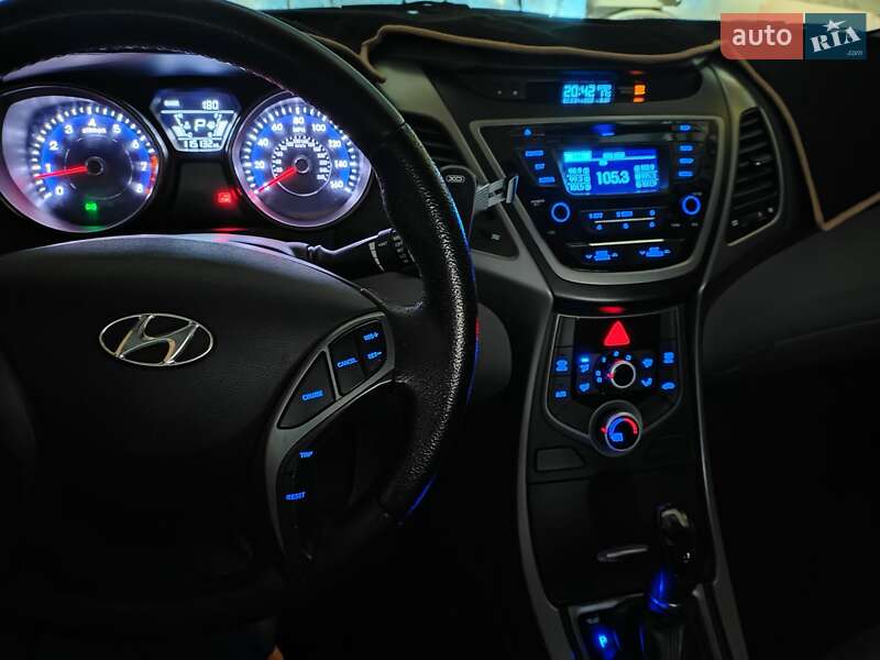 Седан Hyundai Elantra 2015 в Кропивницком